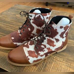 Men’s Cowhide Print Stylish Ankle Boots